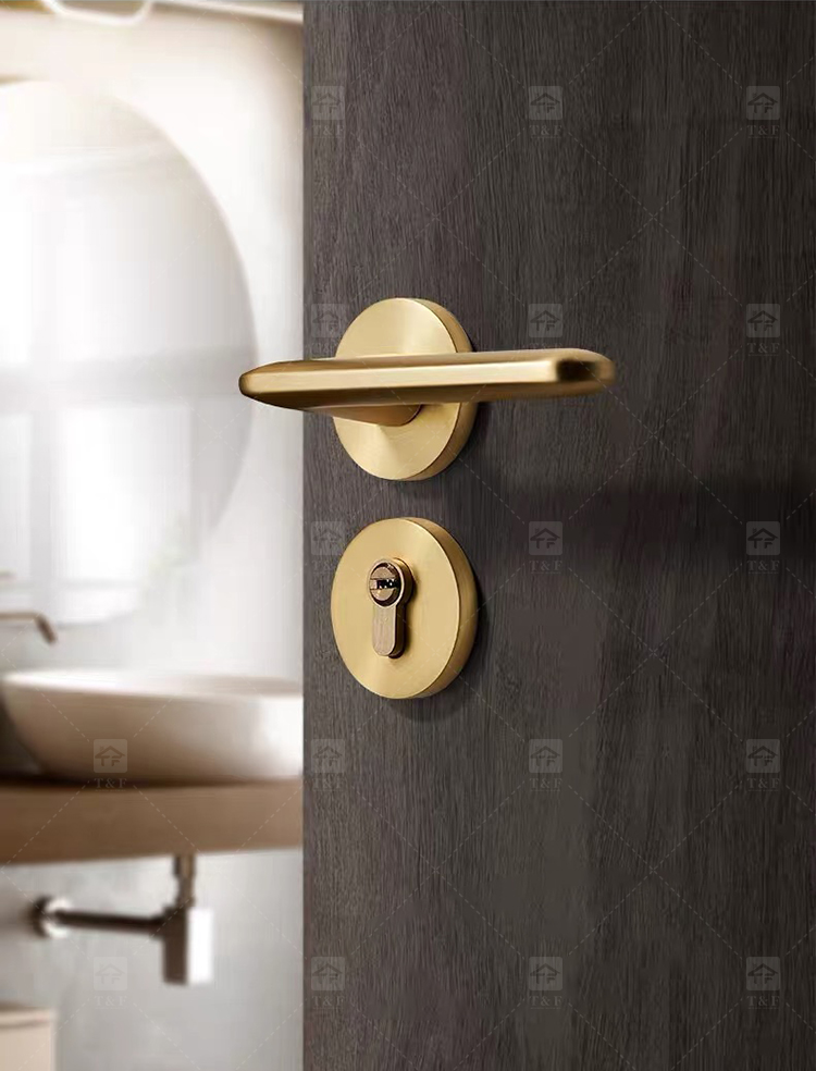 Luxury Gold Magnetic Silent Wooden Door Handle with Split Bedroom Lock Modern Design for Indoor Household for Villas