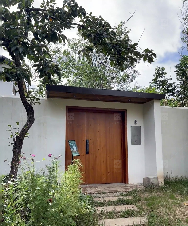 Modern Double Open Panel Design Finished Wooden Security Swing Front Entrance Door for Apartment Outdoor Use Villa Exterior