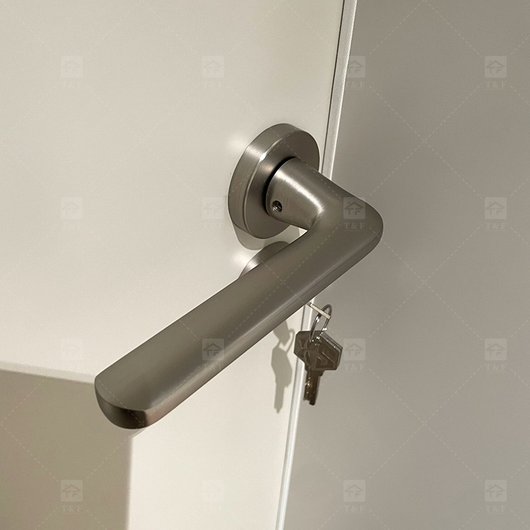 New Arrival Modern Matt Black 304 Stainless Steel Door Lever Handle for Bedroom Villa & Hotel Use with Comfortable Grip