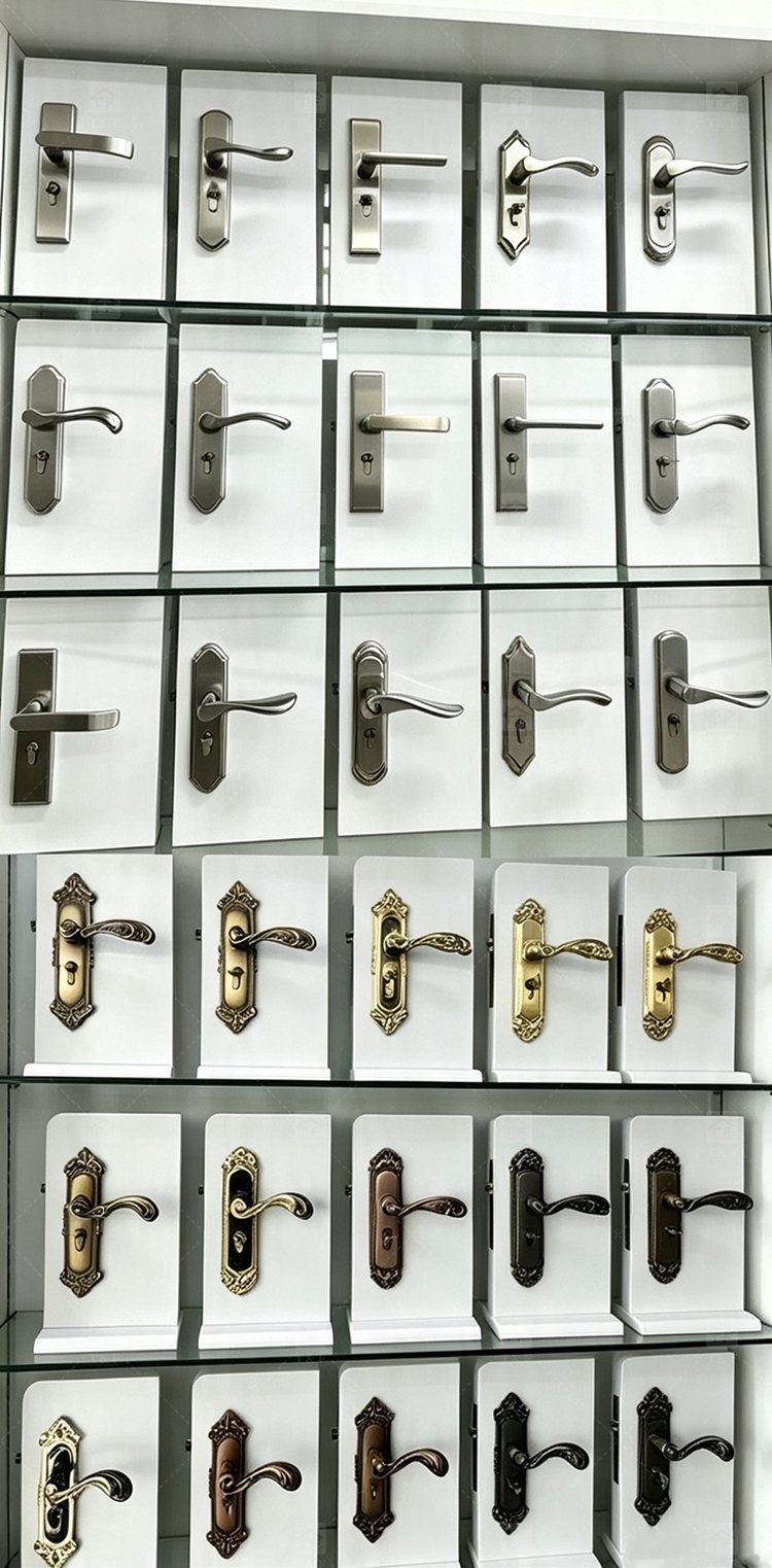Interior Bathroom Bedroom Wood Handle Door Locks for Wooden Doors Modern Luxury Design Easy Installation Villa & Hotel Use